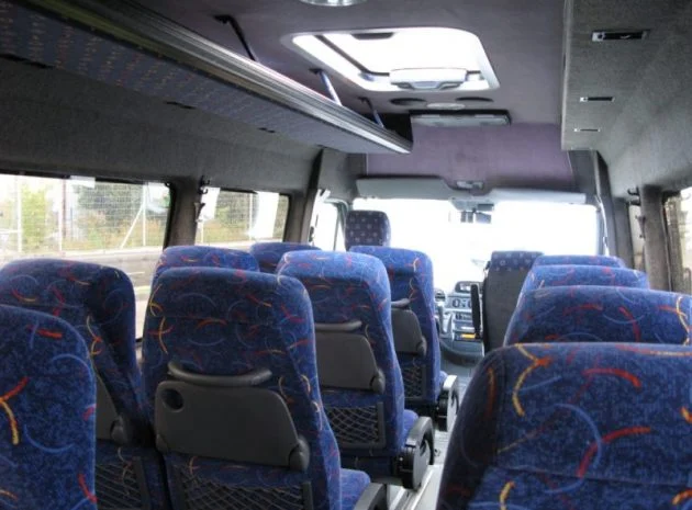 Мікороавтобус з комфортним салоном для поїздки в Європу Львів