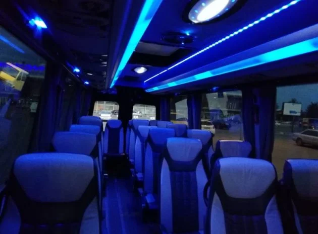 Замовити мікроавтобус з комфортним салоном Львів