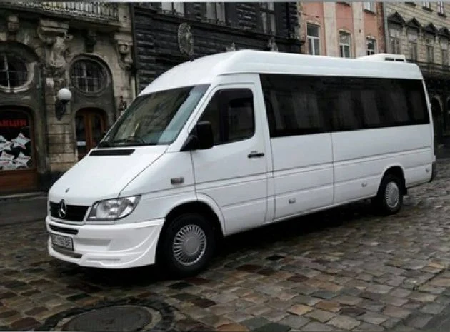 Оренда мікроавтобусів Львів Прокат буса у Львові