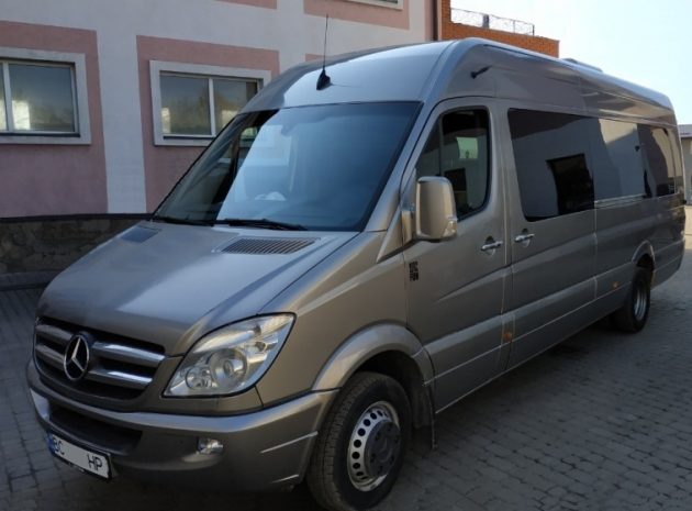 Замовити мікроавтобус у Львові на весілля